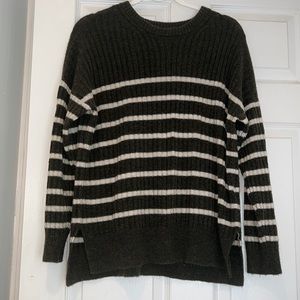 A&F Green & White sweater top